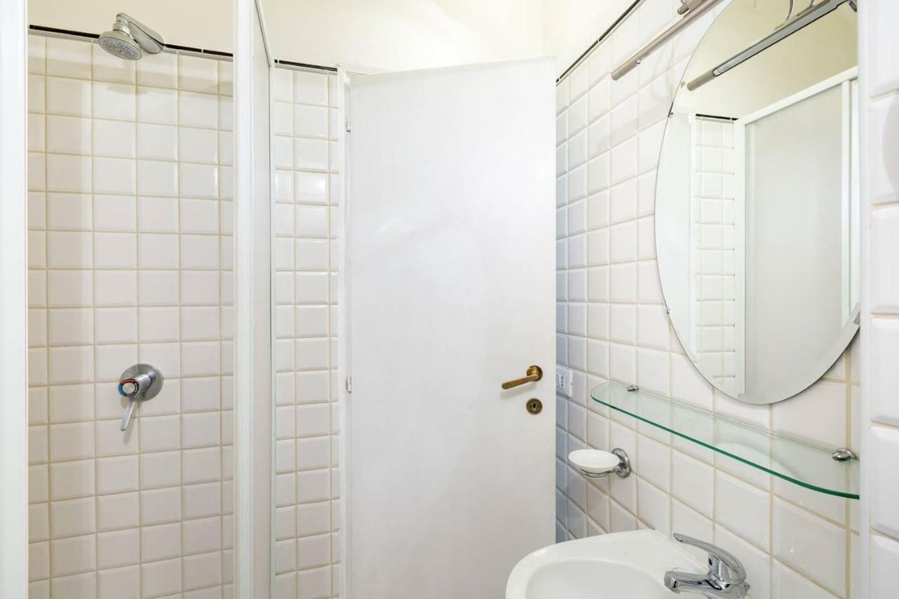 Santa Cecilia Apartment In Via Del Corso Рим Экстерьер фото